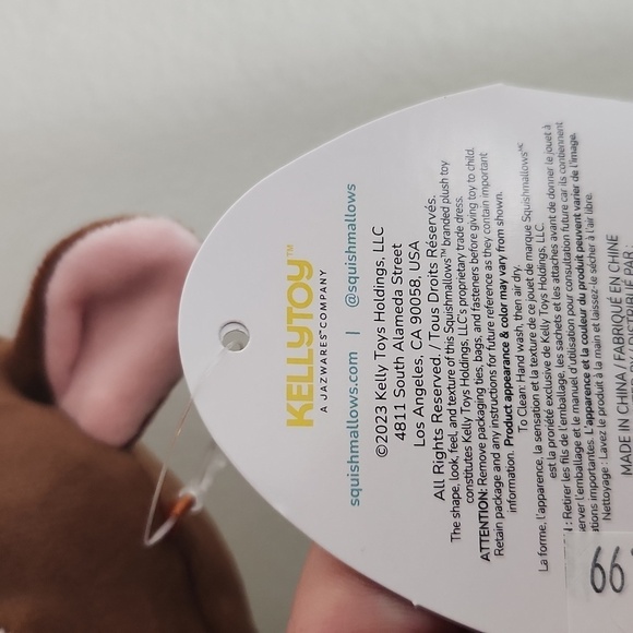 Squishmallows Ronnie the Cow 8 inch - Picture 9 of 9